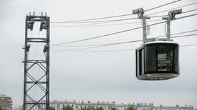 La première cabine du téléphérique urbain de Brest, le premier d'une série en France, a été installée mercredi 17 août. Mise en service prévue en octobre. 