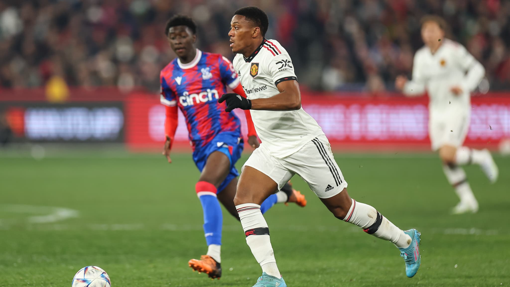 Ten Hag wants to keep Martial