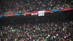 Des supporters dans le stade de Bassora lors de la demi-finale de la Coupe du Golfe, 16 janvier 2022