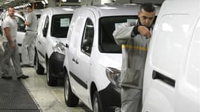 Le site Renault de Maubeuge, dans le Nord, qui fonctionne avec un effectif réduit pour faire face à un ralentissement des ventes de la camionnette Kangoo. Alors que la demande continue de chuter en Europe, des arrêts de production sont prévus en novembre