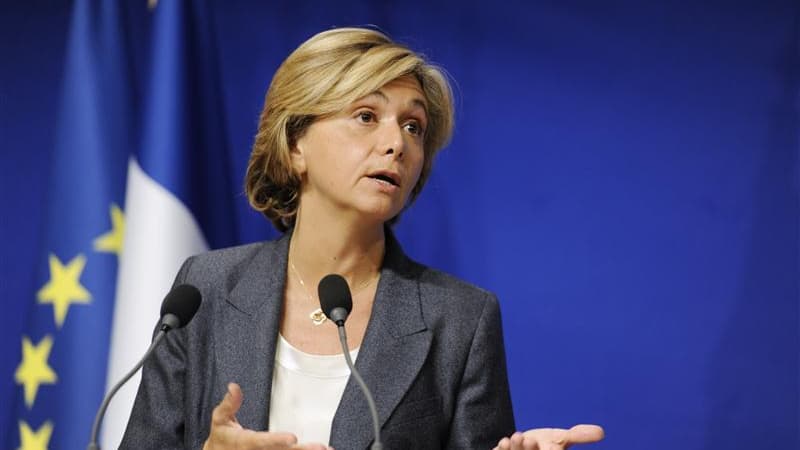 La porte-parole du gouvernement Valérie Pécresse et l'ancien Premier ministre Jean-Pierre Raffarin ont critiqué les propos du ministre de la Défense Gérard Longuet, qui voit en Marine Le Pen un interlocuteur possible. /Photo d?archives/REUTERS/Gonzalo Fue