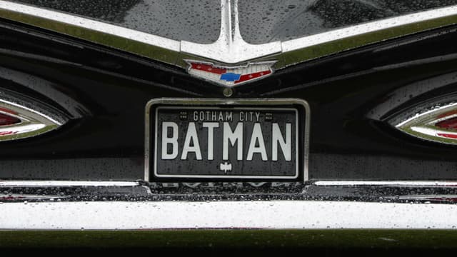 Quelles voitures récentes Batman et Superman pourraient conduire à la ville? En voici certaines...