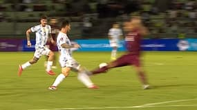 Le violent coup au genou reçu par Messi 