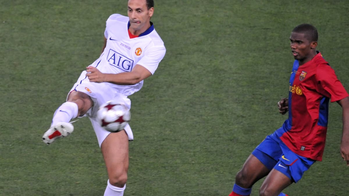 Rio Ferdinand (en blanc) avec Manchester United face à Samuel Eto'o et le Barça et finale de la Ligue des champions en mai 2009 Rio Ferdinand (en blanc) avec Manchester United face à Samuel Eto'o et le Barça et finale de la Ligue des champions en mai 2009