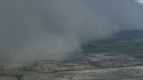Un nuage de poussière a recouvert la ville de Phoenix, en Arizona.
