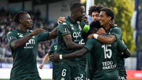 Thilo Kehrer fêté par ses coéquipiers de Monaco après son but, 14 septembre 2024