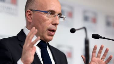 Eric Ciotti, secrétaire général adjoint de l'UMP, a déclaré mercredi qu'il ne voudrait pas que le gouvernement "essaie d'utiliser" l'accident d'avion survenu dans les Alpes du sud.