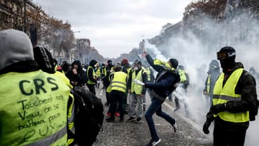 Gilets jaunes à Paris.