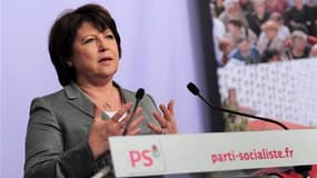 Martine Aubry a dit lundi vouloir lancer la campagne pour la présidentielle de 2012 avec la présentation du projet qui doit être dévoilé en avril et non avec la compétition interne pour la candidature. /Photo prise le 27 mars 2011/REUTERS/Julien Muguet