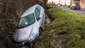 39% des automobilistes reconnaissent téléphoner au volant, selon la dernière étude sur la sécurité routière publiée par Axa Prévention.