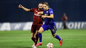Lovro Majer (à droite) avec le Dinamo Zagreb face au Legia Varsovie