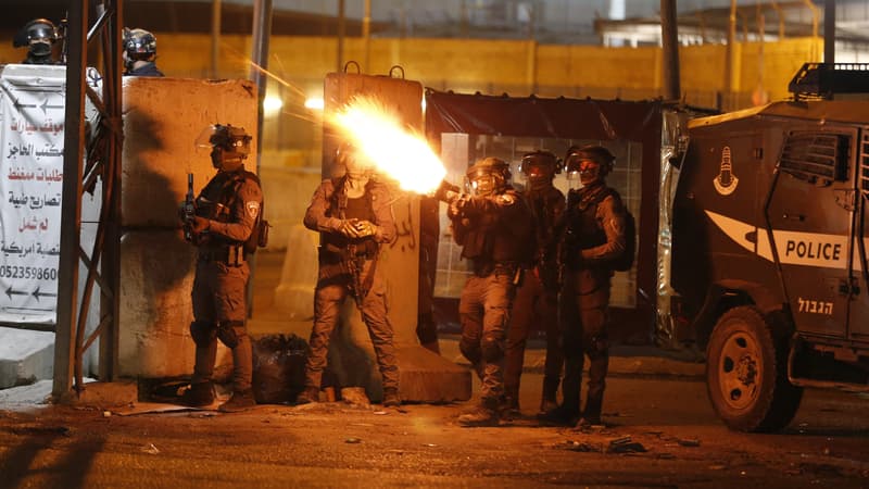 Soldats israéliens à Jérusalem lundi. 