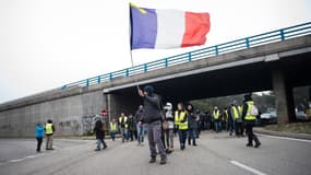 Rassemblement de gilets jaunes à Sorgues, près d'Avignon, le 16 novembre 2019