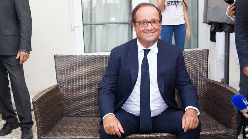 François Hollande lors du 10e festival du film francophone à Angoulême (Charente), le 22 août 2017