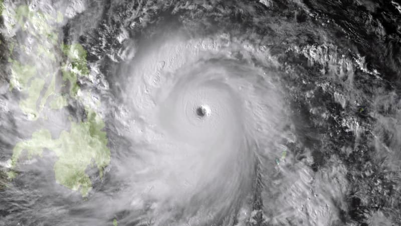 Image satellite du typhon Haiyan s'approchant des Philippines le 7 novembre 2013.