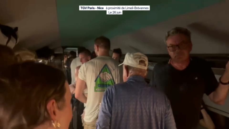 "Il faisait 48°C": les passagers d'un train Paris-Nice arrivés près de 6 heures en retard, après avoir été bloqués dans un tunnel en pleine canicule