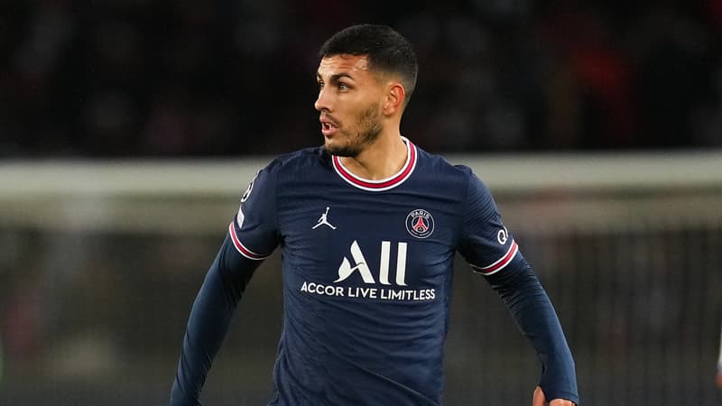 Leandro Paredes avec le PSG, à Paris le 15 février 2022