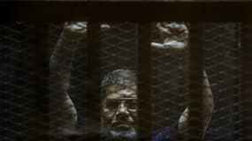 L'ex-président Morsi, au tribunal du Caire, le 2 juin. 