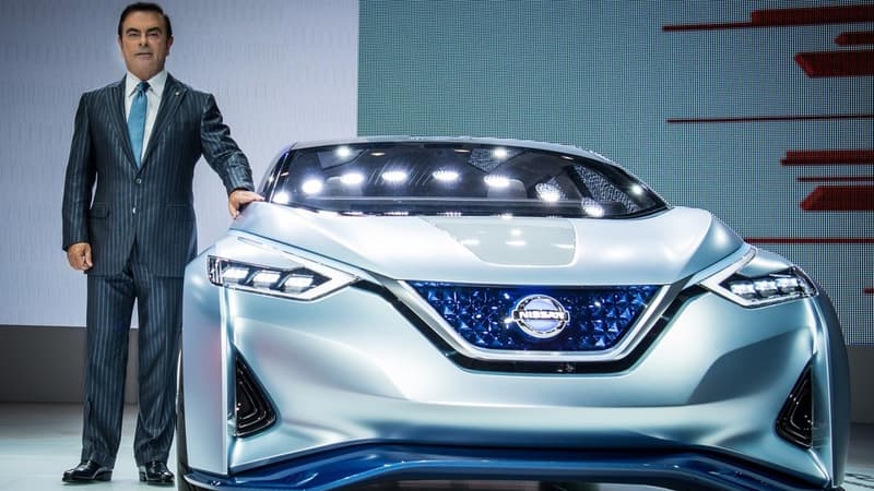 Le PDG de Nissan, Carlos Ghosn, a dévoilé un concept de véhicule "autonome", appelé "Nissan Intelligent Driving" (IDS), qui prend totalement le relais du conducteur lorsque celui-ci le décide.
