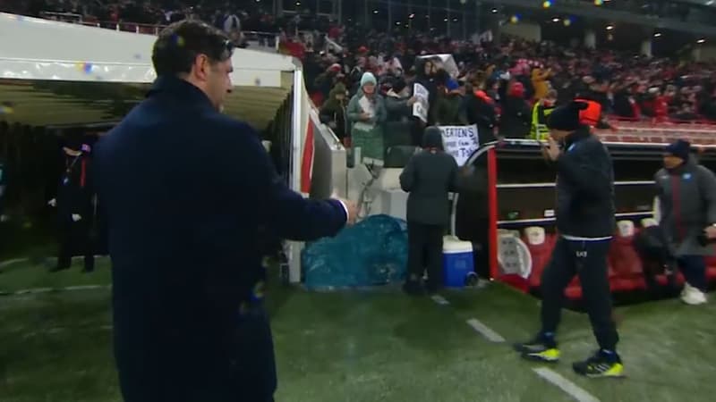 Ligue Europa: la scène enfantine de Spaletti qui snobe la poignée de main de Rui Vitoria