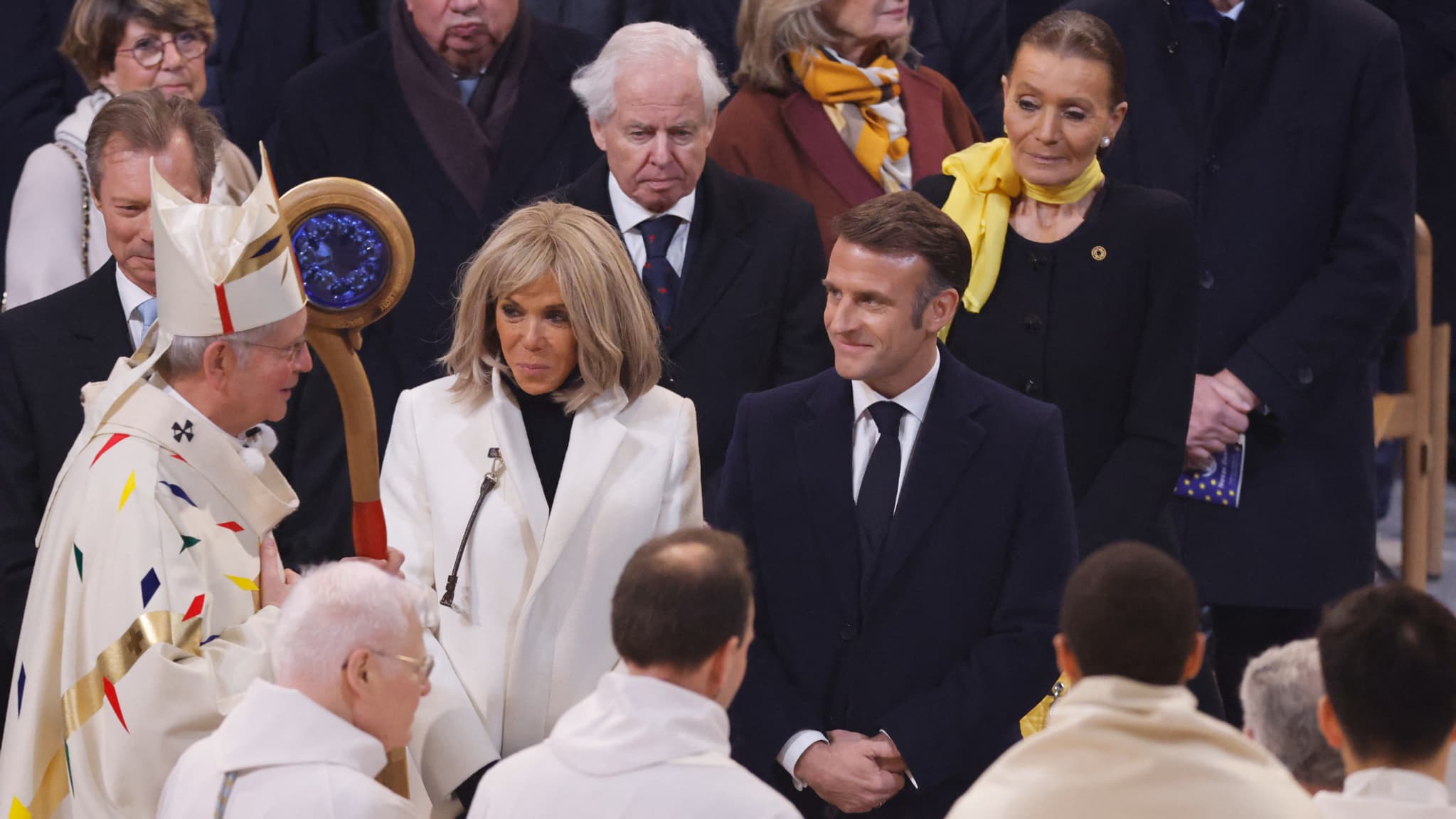 Emmanuel et Brigitte Macron lors de la première messe inaugurale de Notre-Dame de Paris le dimanche 8 décembre 2024. Emmanuel et Brigitte Macron lors de la première messe inaugurale de Notre-Dame de Paris le dimanche 8 décembre 2024.