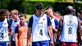 Hugo Auradou lors d'un entraînement avec le XV de France, le 25 juin 2024