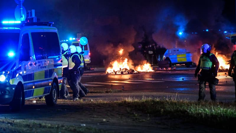 Des centaines de manifestants se sont réunis à Malmö vendredi 28 août 2020, des heurts ont éclaté