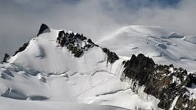 Dans les Alpes, le Mont Maudit avec le Mont Blanc en toile de fond, le 20 juillet 2019.