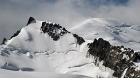 Dans les Alpes, le Mont Maudit avec le Mont Blanc en toile de fond, le 20 juillet 2019.