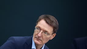 Le ministre de la Santé allemand Karl Lauterbach le 17 décembre 2021