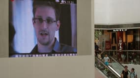 Edward Snowden, l'ancien consultant des services secrets américains en fuite, a quitté l'aéroport Moscou Cheremetievo et se trouve en territoire russe, selon un représentant de l'aéroport. Le fugitif, qui était bloqué dans l'aéroport depuis plus d'un mois
