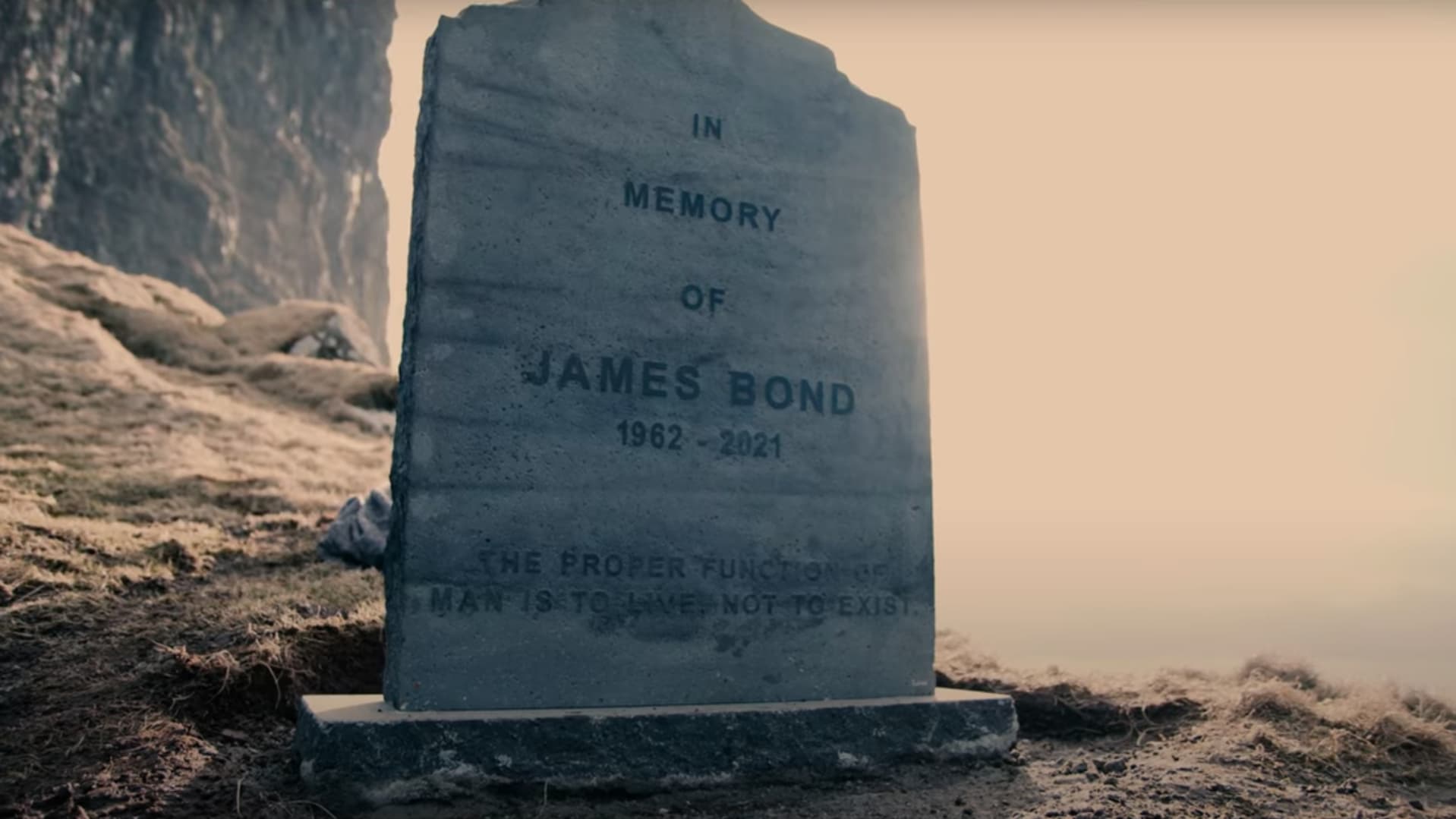 La tombe de James Bond érigée sur les îles Féroé La tombe de James Bond érigée sur les îles Féroé