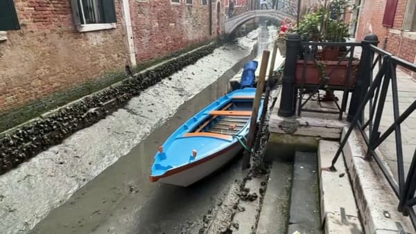 Une gondole à Venise, en Italie, le 17 mars 2023