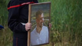 Un hommage a été rendu au sapeur-pompier Guillaume Jarry, ce lundi 26 mai à Digne-les-Bains