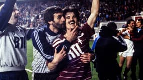Michel Etorre et Toni Kurbos après une victoire du FC Metz en 1984
