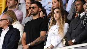 Ruben Neves et Rute Cardoso, la femme de Diogo Jota, lors de l'hommage rendu à l'attaquant portugais par Wolverhampton, le 16 août 2025