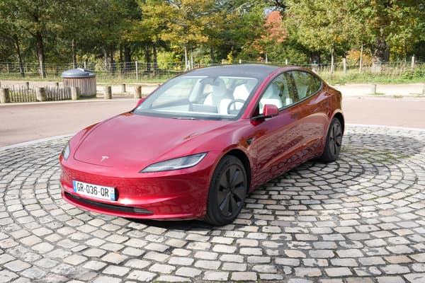 Tesla a lancé en octobre 2023 sa nouvelle Tesla Model 3, un rafraîchissement attendu sur ce modèle qui avait démarré sa carrière en Europe début 2019.
