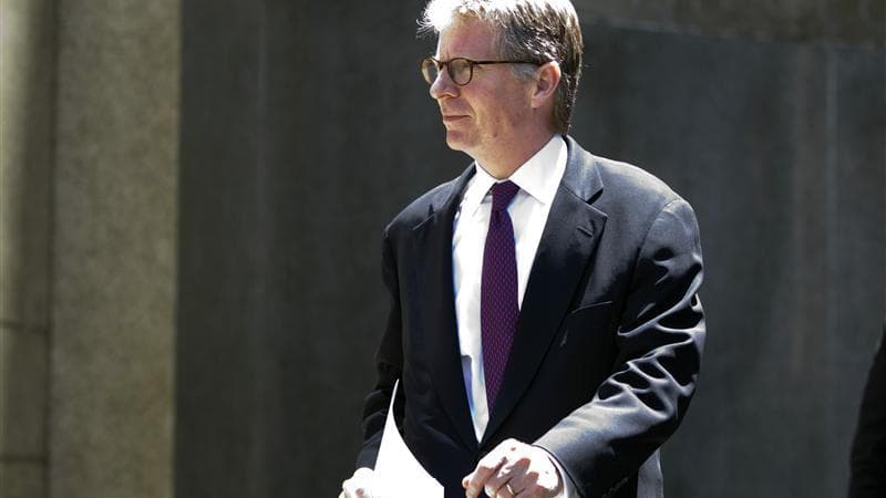 Le procureur de New York Cyrus Vance. Le ministère français des Affaires étrangères a démenti vendredi avoir contacté le bureau de ce procureur pour lui communiquer des informations relatives à Dominique Strauss-Kahn au lendemain de son arrestation, comme