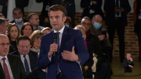 Emmanuel Macron en campagne à Poissy dans les Yvelines.