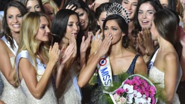 Miss France 2016 au moment de son couronnement