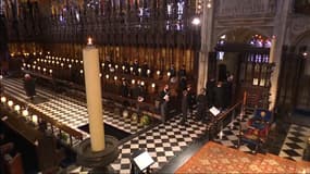 Les membres de la famille royale et leurs invités quittent la chapelle Saint-George de Windsor, après les obsèques du prince Philip samedi 17 avril 2021