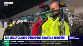 Paris: avant la tempête Ciaran et les rafales de vent, les cyclistes s'équipent