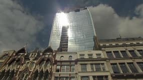 La forme de "four solaire" d'un nouveau building londonien pose bien des problèmes aux riverains.