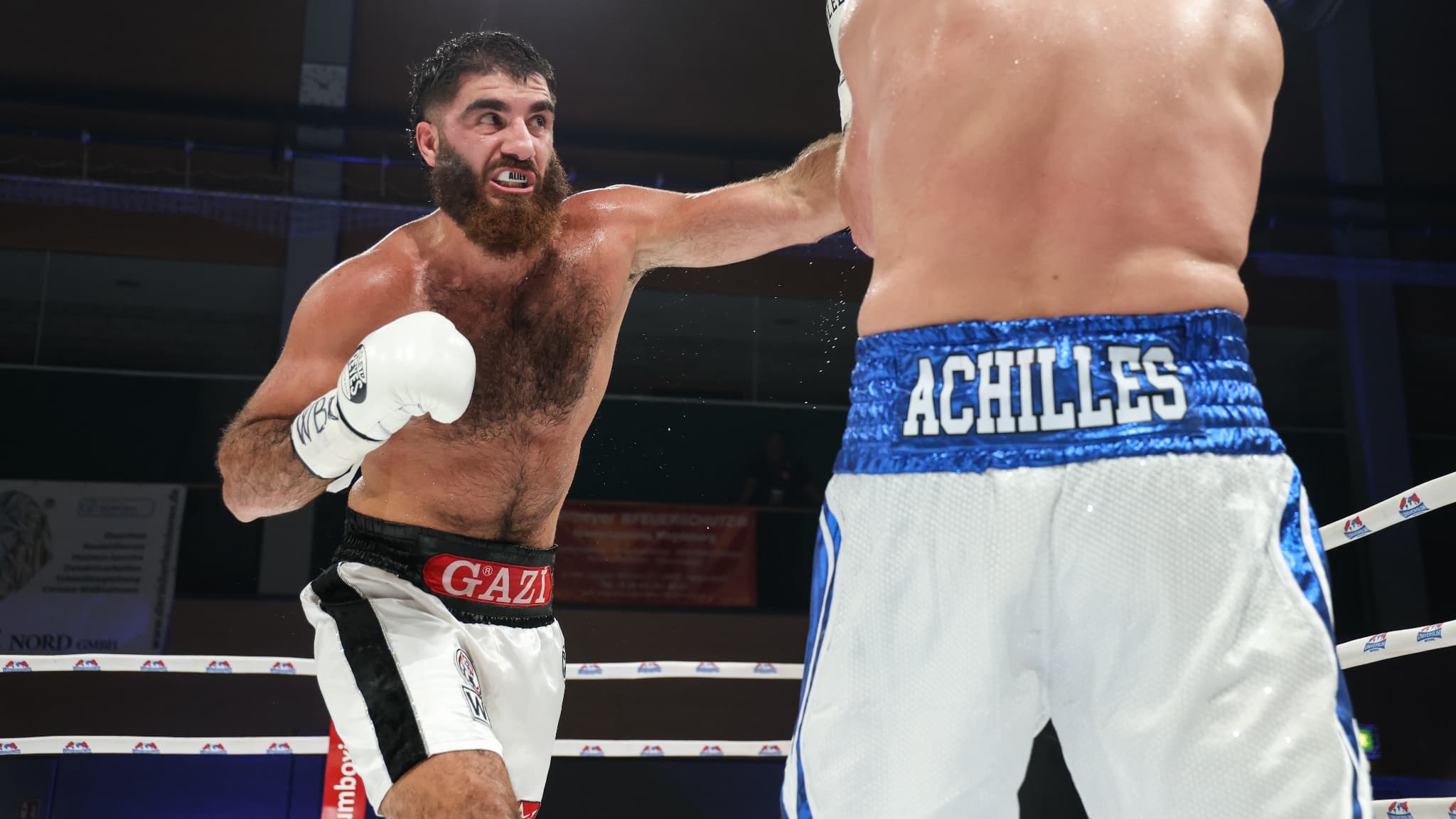 Mourad Aliev lors de son combat face à Evgenios Lazaridis en septembre 2023