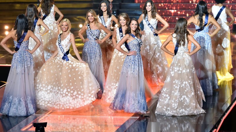 Les candidates au titre de Miss France lors de la cérémonie à Lille en 2015
