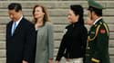 Valérie Trierweiler accompagnée du Président chinois Xi Jinping et de son épouse Peng Liyuan lors d'une visite officielle en Chine, le 25 avril 2013.