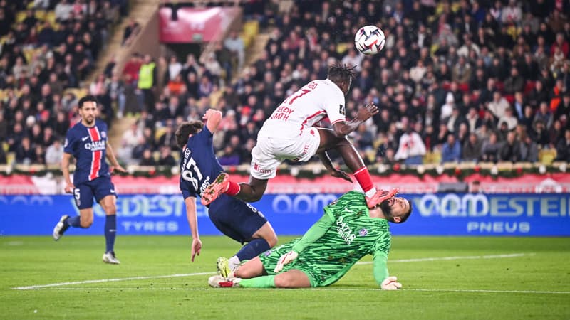 Monaco-PSG: "évidemment pas volontaire", les excuses de Singo après sa semelle dans le visage de Donnarumma