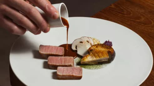 Pour 36 euros, découvrez un menu en quatre séquences chez Les Cadets, à Nantes.