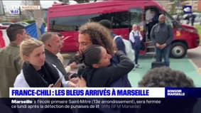 Les Bleus sont arrivés à Marseille ce midi avant le match France-Chili accueillis par les supporters