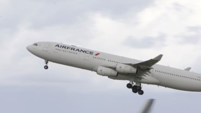 Un avion de la compagnie Air France a dû vidanger son kérosène peu de temps après son décollage. (PHOTO D'ILLUSTRATION)